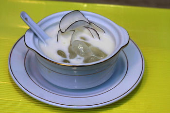 鲜奶椰汁炖海底椰