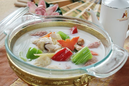 燕饺鱼腐煮芥菜
